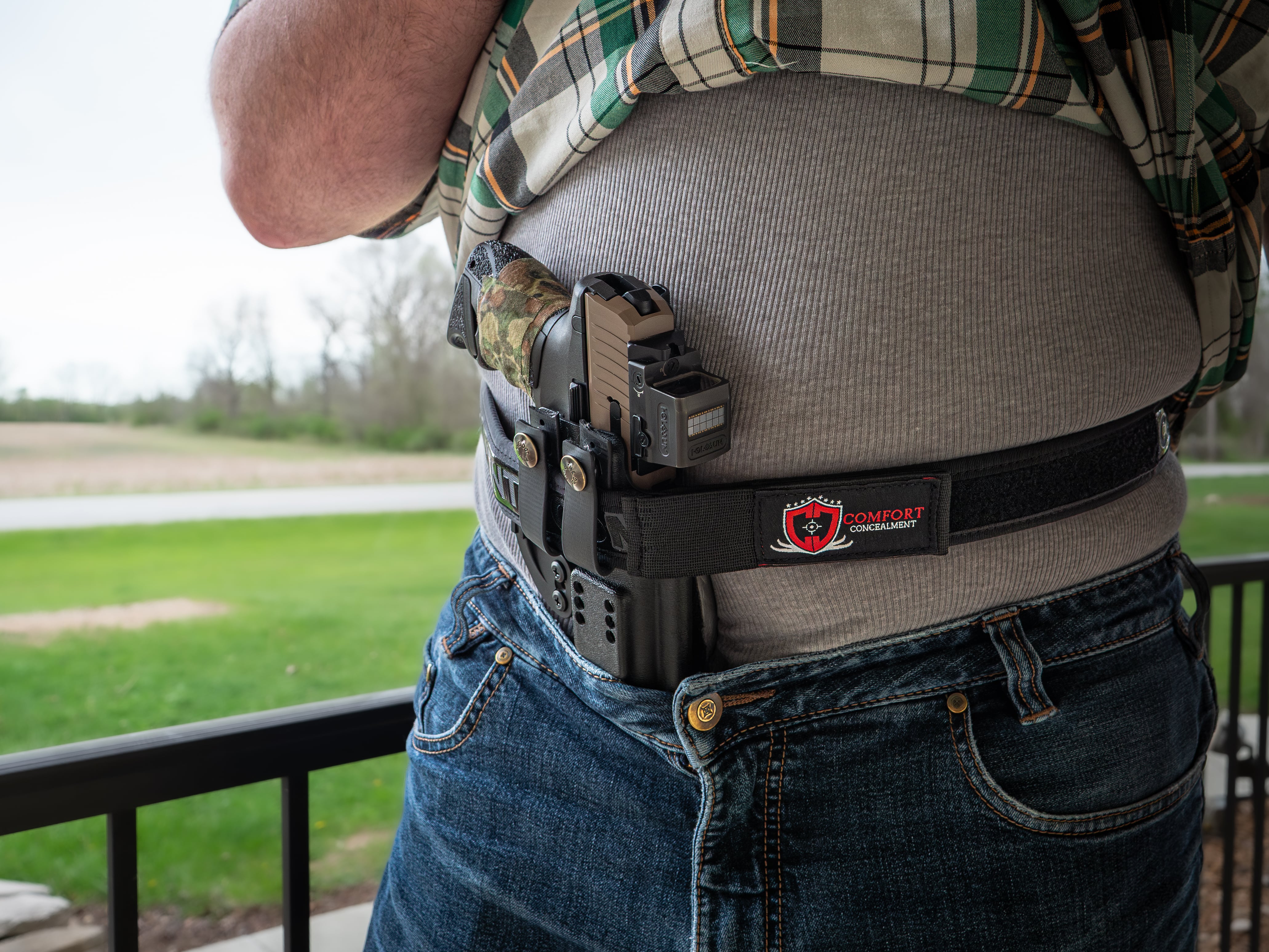 How to Conceal Carry with a Tucked-In Shirt (Dress Clothes & Office Guide)
